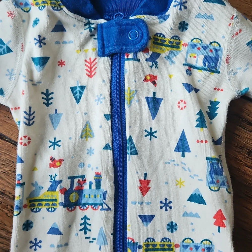 Hanna Andersson Christmas Zip Up Onesie Train Print 3-6‎ Month